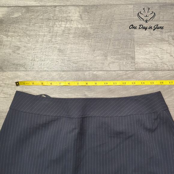 Tahari Pin Stripe Pencil Skirt Size 10 - Picture 3 of 5